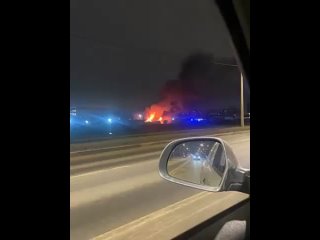 На Митрофаньевском шоссе локализовали пожар в крупном ангаре