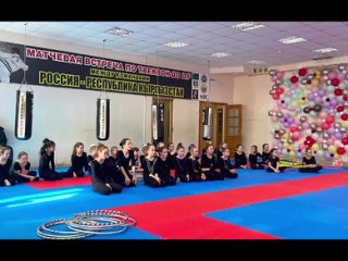Видео от Best_stretching и секция Хула-хуп и растяжки