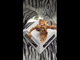 Золотистый дракон-горгулья из полимерной глины от Алисы