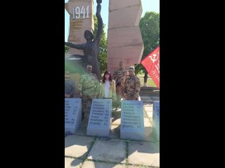 Учащиеся ГБОУ Вольновская школа Нижнесерогозского МО приняли участие в акции “Георгиевская лента“, которую проводили военнослужа