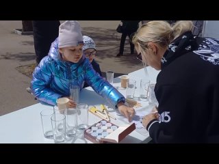 Уже сейчас в парках города Улан-Удэ началась праздничная программа. Оздоровительная гимнастика в парке Юбилейный, турнир по ша