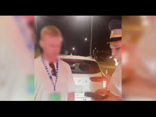 Пьяный турист на каршеринге разъезжал по улицам Сочи  Нетрезвого водителя каршеринга выявили инспекторы ДПС в Адлерском... (видео)