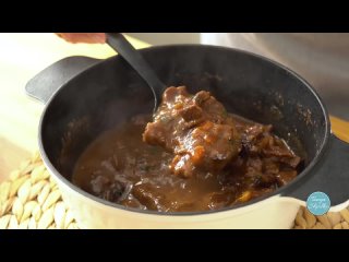 Вкуснейшее тушеное мясо (говядина)  с черносливом по-гречески