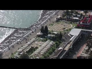 Сегодня на сочинских пляжах  Маяк, Ривьера и пляж в Вардане.  🎥sochi_camera, newpiligrimy и Дмитрий Беляев (видео)