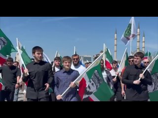 В Грозном прошло массовое шествие в честь Дня отмены КТО