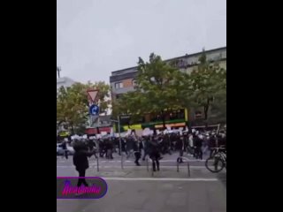In Hamburg, Islamists demanded the construction of the Caliphate in Germany at a rally agreed by the authorities  the police be