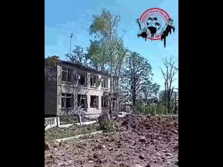 L'arme russe hisse le tricolore au centre d'Ocheretino
