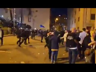 En Tiflis, Georgia, la polica dispers una concentracin antigubernamental organizada por la embajada de Estados Unidos para im