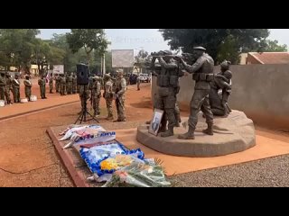 А что так видео размыто даже лиц не видно!!!! - Мирный Человек