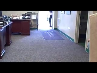 Обман мамаша приходит в его дневной офис для секса