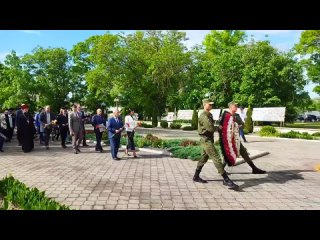 В русской части Слободзеи прошел митинг. Колонна благодарных потомков направилась к обелиску и Вечному Огню