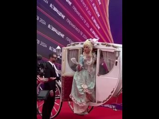 Было уже и было много комментов. Для чего снова этот ролик выложили!? - Ира Терещенко