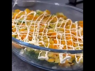 Вкусный салат с грибами и отварной рыбой