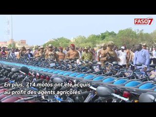 Capitaine Ibrahim Traor remet 400 tracteurs et 239 motoculteurs aux producteurs burkinab-(480p).mp4