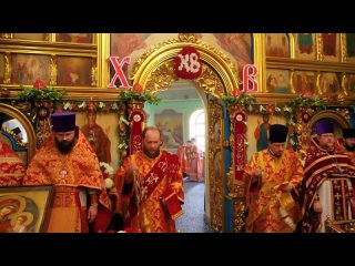 Утро самого значимого и важного праздника для нашей страны  Дня Победы начали во Владимирском храме. Сегодня также православные