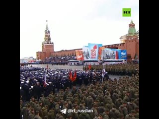 На Красной площади в Москве  последние приготовления к параду в честь Дня Победы. Начало в 10:00 мск