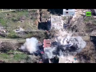 Руски танкисти у акции: Уништили складиште украинских снага