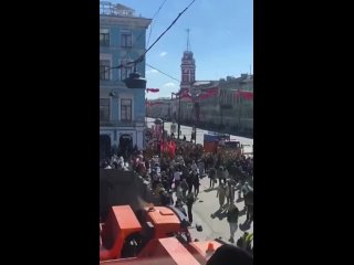 Очень многолюдно сегодня в центре Петербурга