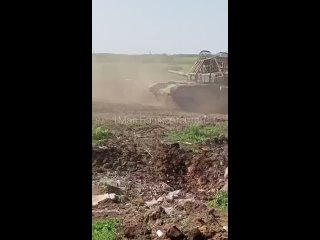 Ишимбайские бойцы отправляют с передовой видео, где передают поздравления с Первомаем.