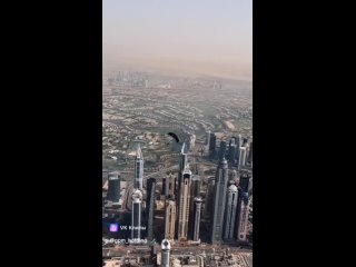 Россиянин прыгнул с высоты 4 000 м в Дубае