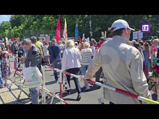 В Германии запреты властей не помешали жителям прийти на празднование Дня Победы