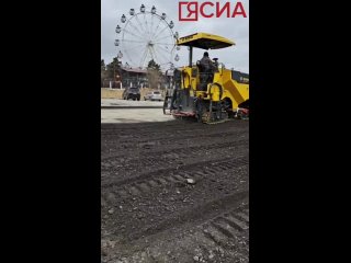 На Комсомольской площади в Якутске идут активные работы по снятию асфальта и демонтажу старых конструкций. По информации подрядч