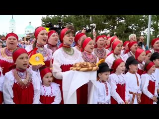 С русским народным праздником Каравон! (видео)
