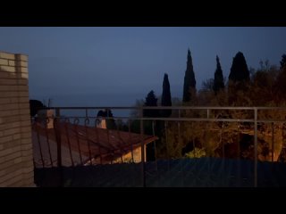 Видео от Жилье возле парка|Алупка|гостевой дом Магнолия