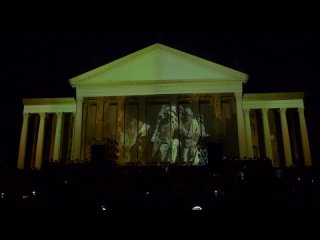 В День Победы Зимний театр Сочи стал площадкой для проекционного светового представления