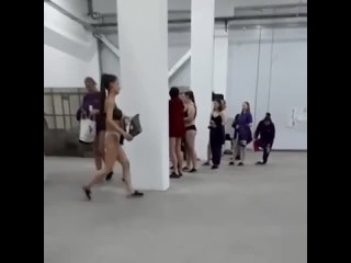 ⚡ Утренний досмотр сотрудников склада Wildberries в Подольске попал на видео.  Ролик,  опубликованный  в  сети, ... (видео)