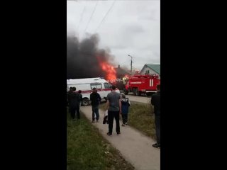 Свердловчане пострадали в крупном пожаре частных домов