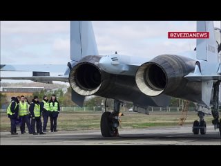 Новые многофункциональные истребители Су-35С передали Минобороны РФ. Самолеты совершили перелет с аэродрома авиационного завода