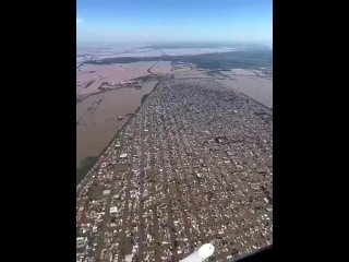 Бразилию накрыло сильнейшее за последние 80 лет наводнениеЮг Бразилии оказался практически полностью затоплен в результате обр