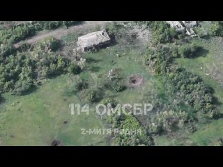 Бойцы 114-й гв. ОМСБр. освободили село Уманское и 9 мая водрузили знамя Победы на памятник воину ВОВ