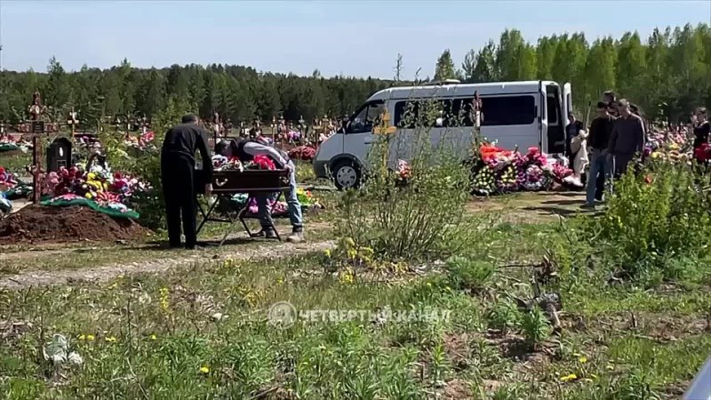 В Реже простились с 17-летним Вадимом, который погиб 30 мая. Парень учился в техникуме и был на производственной... (видео)