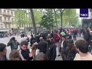 Первомайская демонстрация в Париже переросла в беспорядки