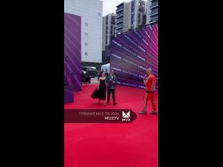 Что, кроме денег, может найти молодая девушка в таком старом и потрепанном дяде?.. - Ирина Кожевникова