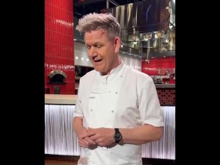 🚴♂️  Знаменитый шеф-повар Гордон Рамзи угодил в неприятную историю: он упал с велосипеда.  К счастью, всё обошлось,... (видео)