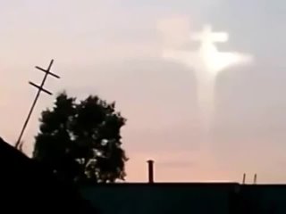 Чудо на небе распятие в виде креста
