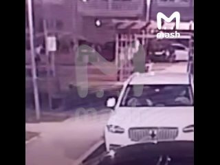 На кадрах — диверсант, установивший СВУ под машину офицера ВС РФ в Москве. Его лицо попало на видео, и сейчас... (видео)