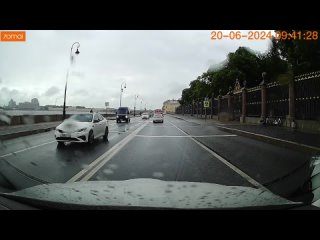 А все почему?  А потому что этот дырявый привык что его все и везде пускают по правилу ДДД - Lesha Sokoloff