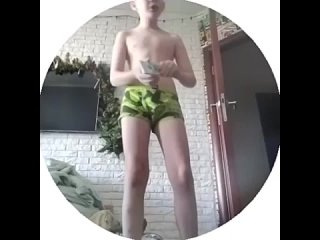 💁♂ Екатерина Мизулина выступила с инициативой запретить игру Hamster Kombat.   В качестве аргумента она привела... (видео)