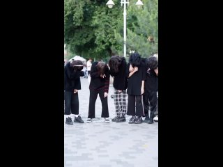 🤡 В России появилась новая молодёжная субкультура.  Молодые люди, родившиеся в 2008–2010 годах, выбирают необычный... (видео)