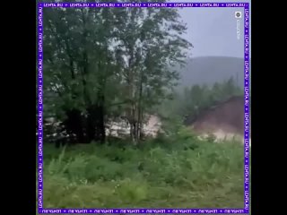 В российском городе прорвало дамбу.  Жители пяти посёлков готовятся к эвакуации, они собирают документы и вещи первой... (видео)