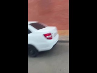 🙄 В Краснодаре во время пробежки девушка столкнулась с неприятной ситуацией: трое мужчин с бородой начали к ней... (видео)