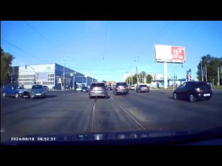 Надо ввести новое правило.  Если твой авто пострадал по вине идиота на каршеринге, то компания обязана предоставить... - Влад Рыбалов