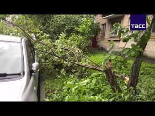 Аэропорт Пулково из-за сильной грозы в Петербурге временно приостановил отправку самолетов. Об этом сообщили ТАСС в... (видео)