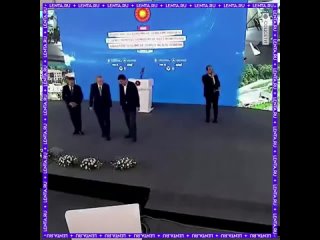 Эрдоган ударил ребёнка по лицу прямо перед камерами и публикой.  Мальчик не поцеловал руку турецкого лидера, а тот... (видео)