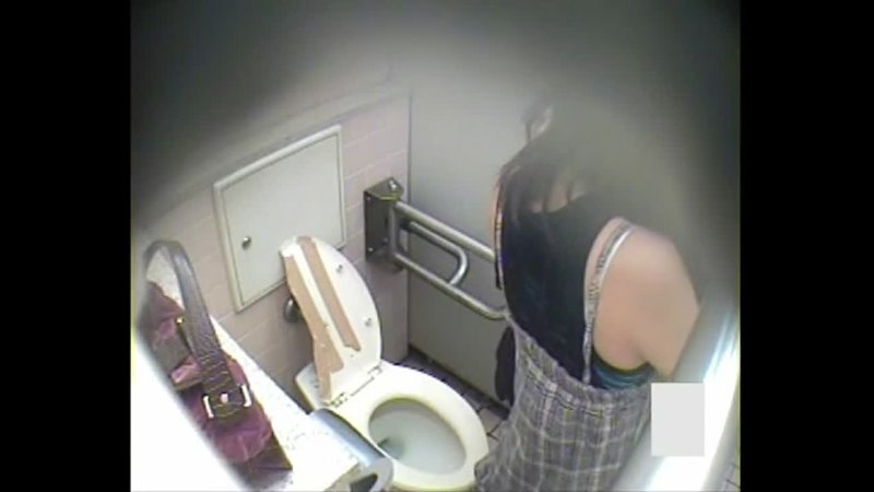 005 Lesbian Girls (SexKeyRU) скрытая камера в туалете