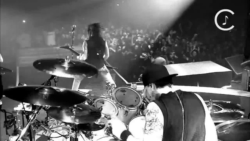 Bullet For My Valentine - Tears Don't Fall (live)